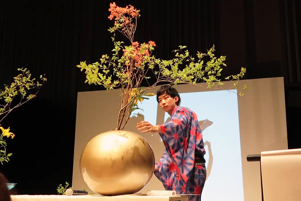 IKENOBOYS ライブ生花パフォーマンス