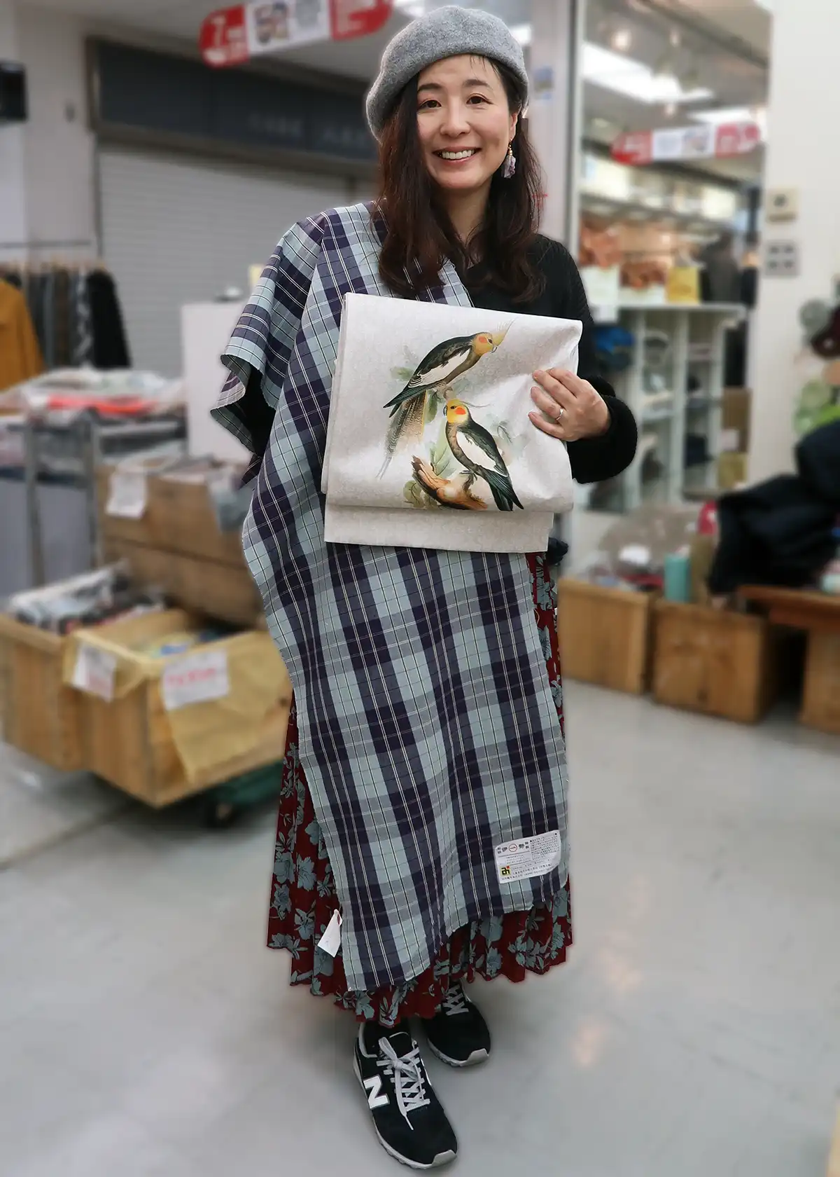 青系の伊勢木綿に白い鳥柄の名古屋帯を合わせたトータルコーディネート