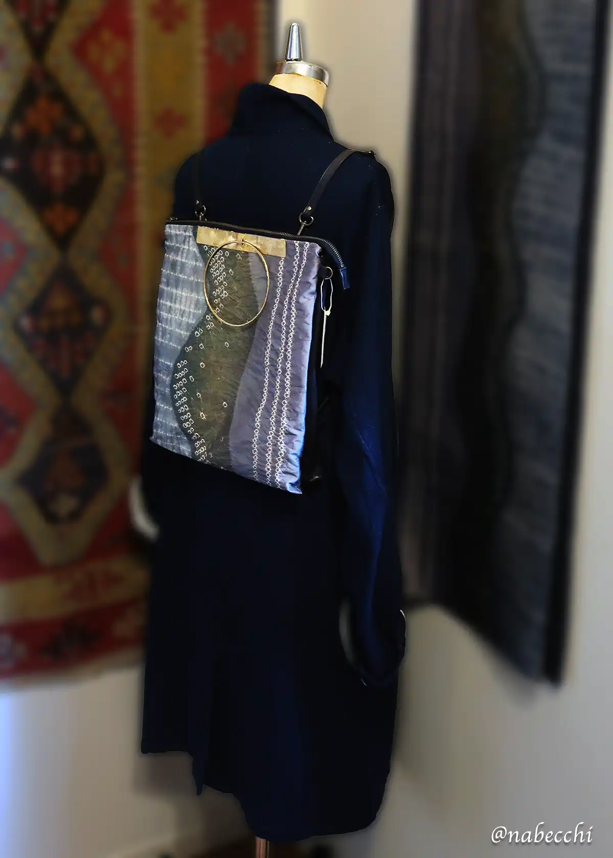 真鍮持ち手が付いた総絞り帯のリュック ぬいもの屋 個々 帯Bag展 2020