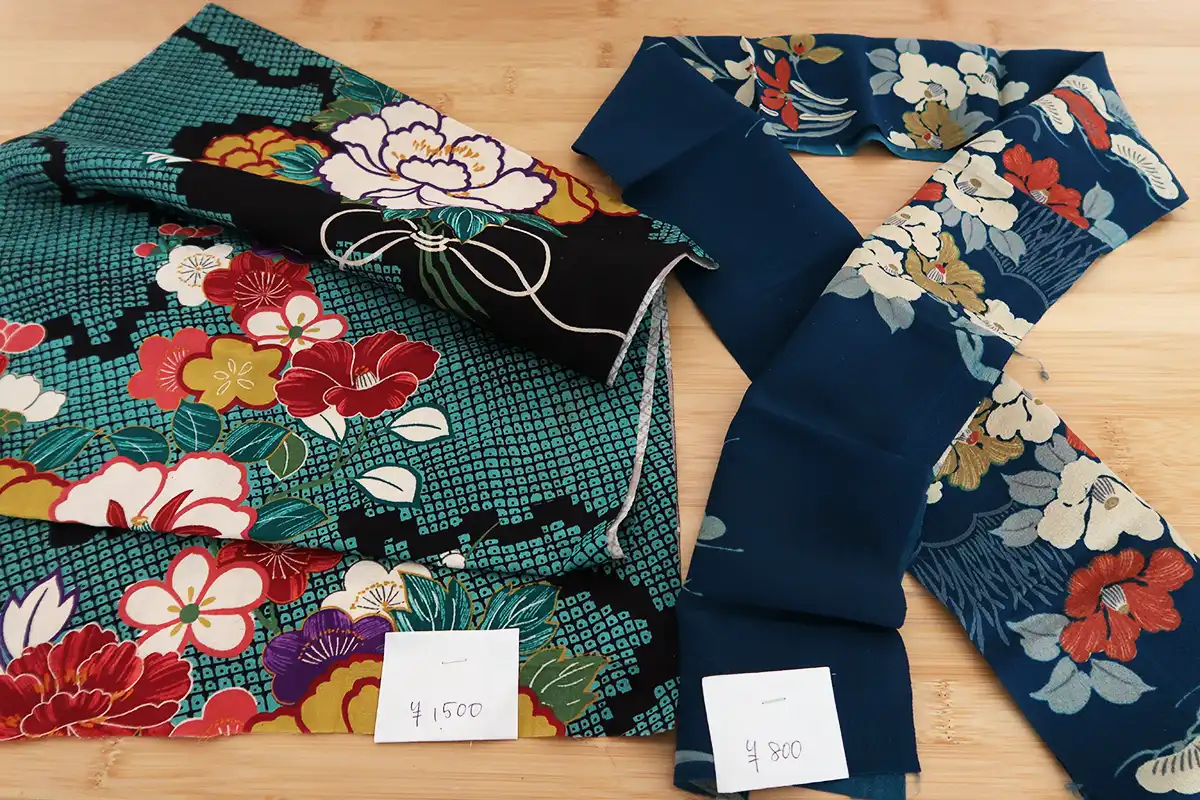 FAR EAST KIMONO MARKETで購入したアンティーク生地の半衿と帯揚げ