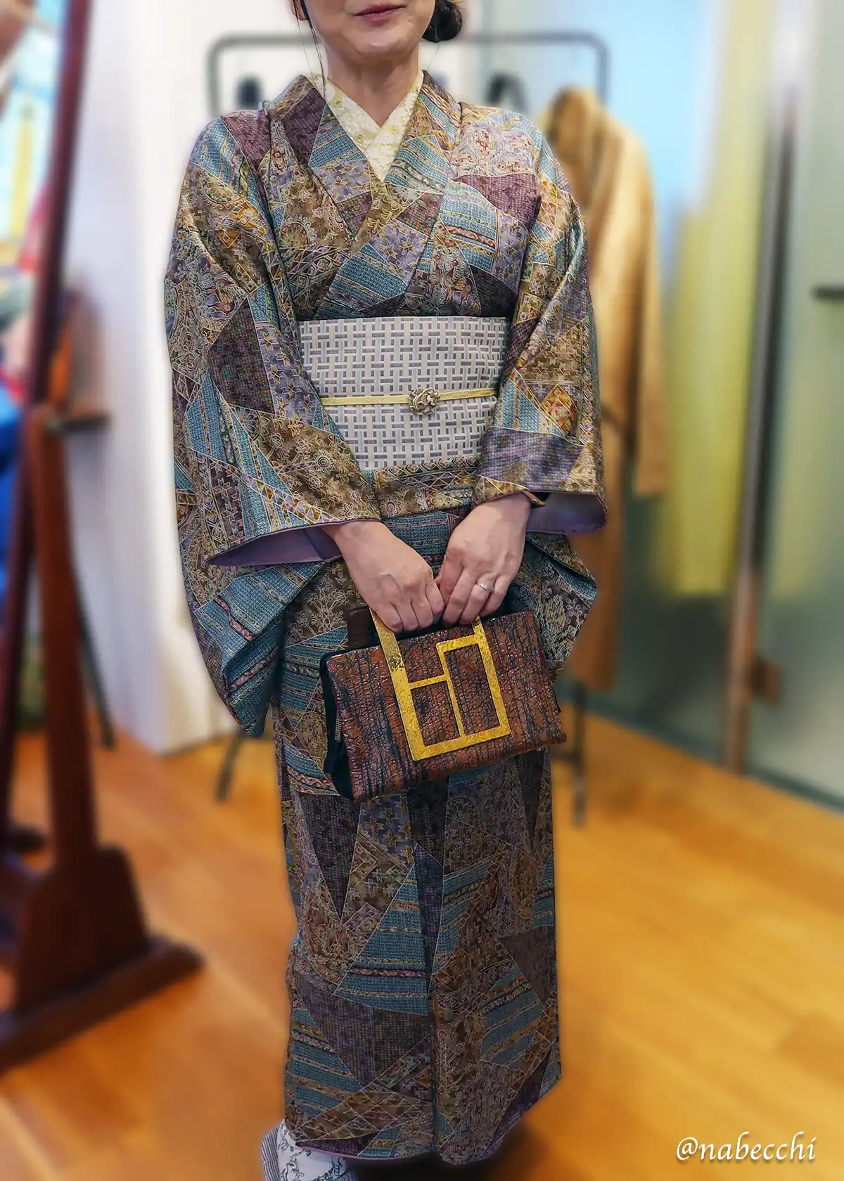 小紋の着物に真鍮持ち手の帯リメイクバッグをコーデ