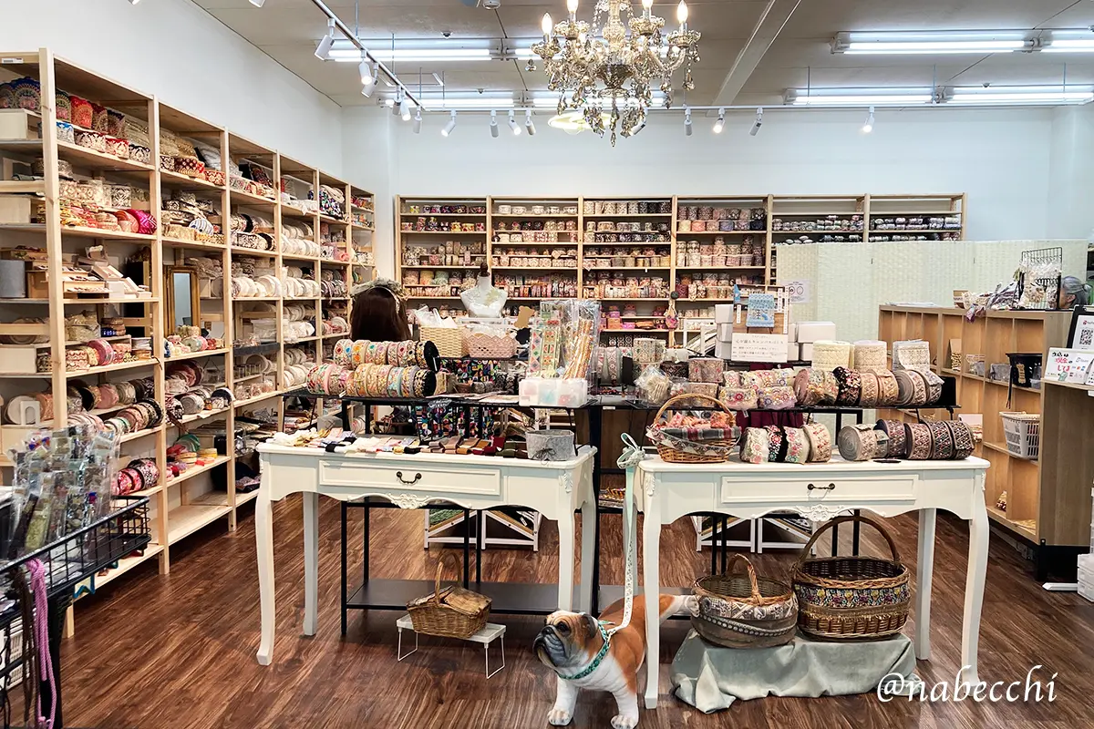 船場センタービルの「心が躍る刺繍リボン屋」店内