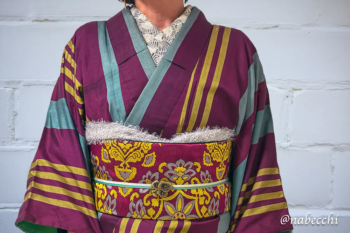 船場センタービルのトゥレジュで購入した、もけもけした質感の帯揚げと半衿