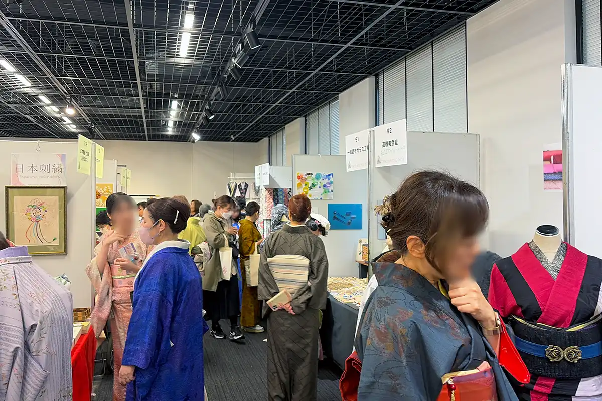 ブルーミング中西ビル和マルシェの賑わい