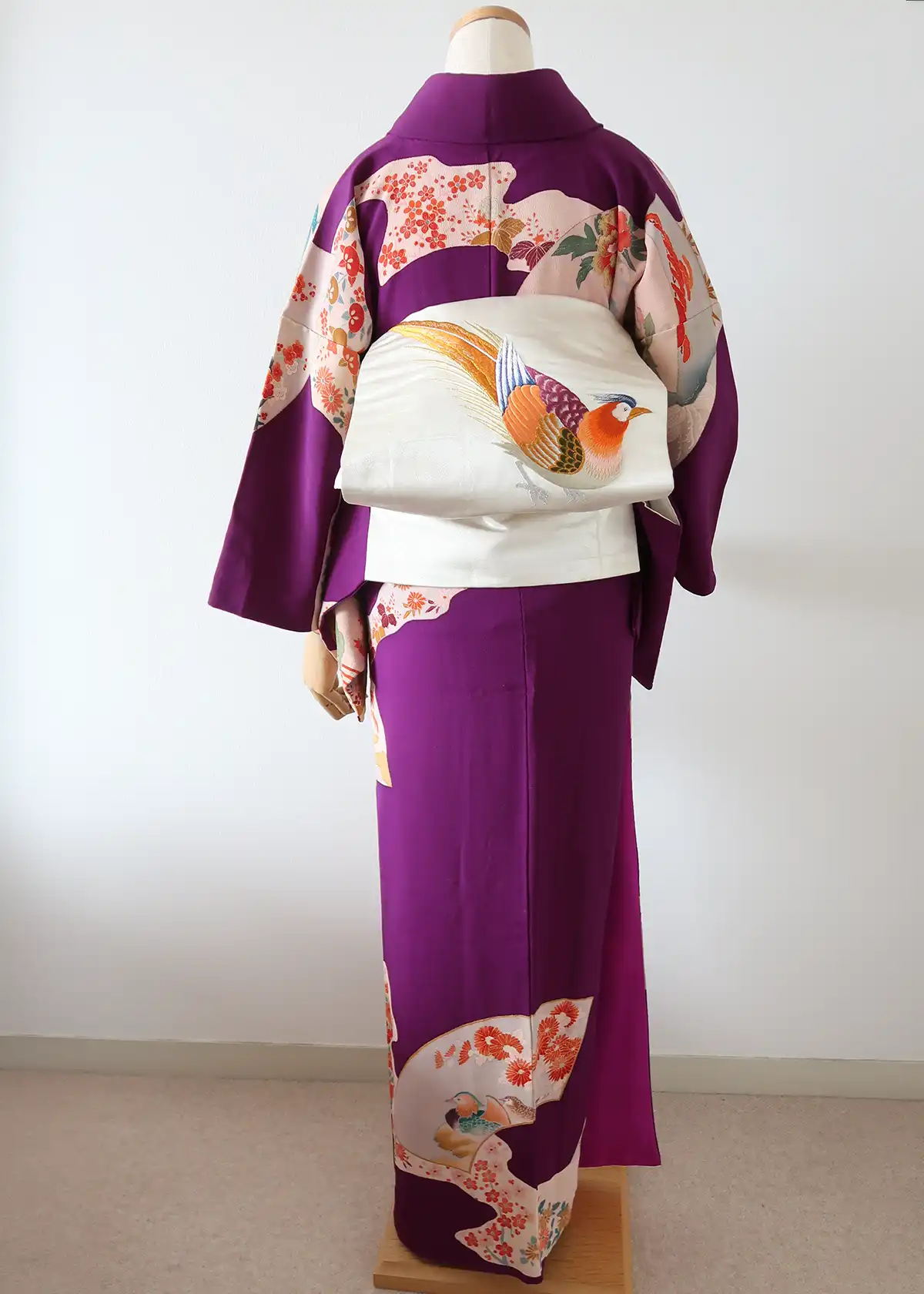 白地の刺繍帯を合わせた明るい訪問着コーデ後ろ姿