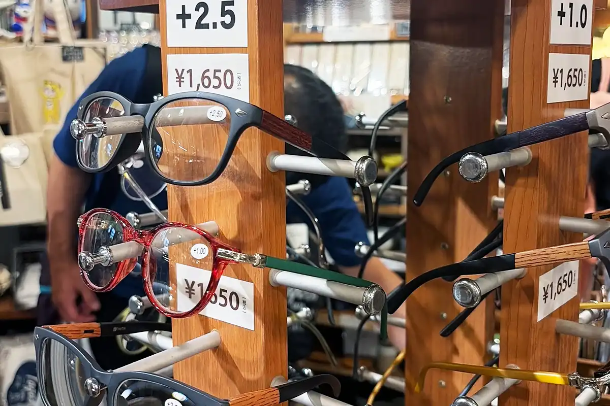瀬尾商店で見つけた税込1650円のリーディンググラス