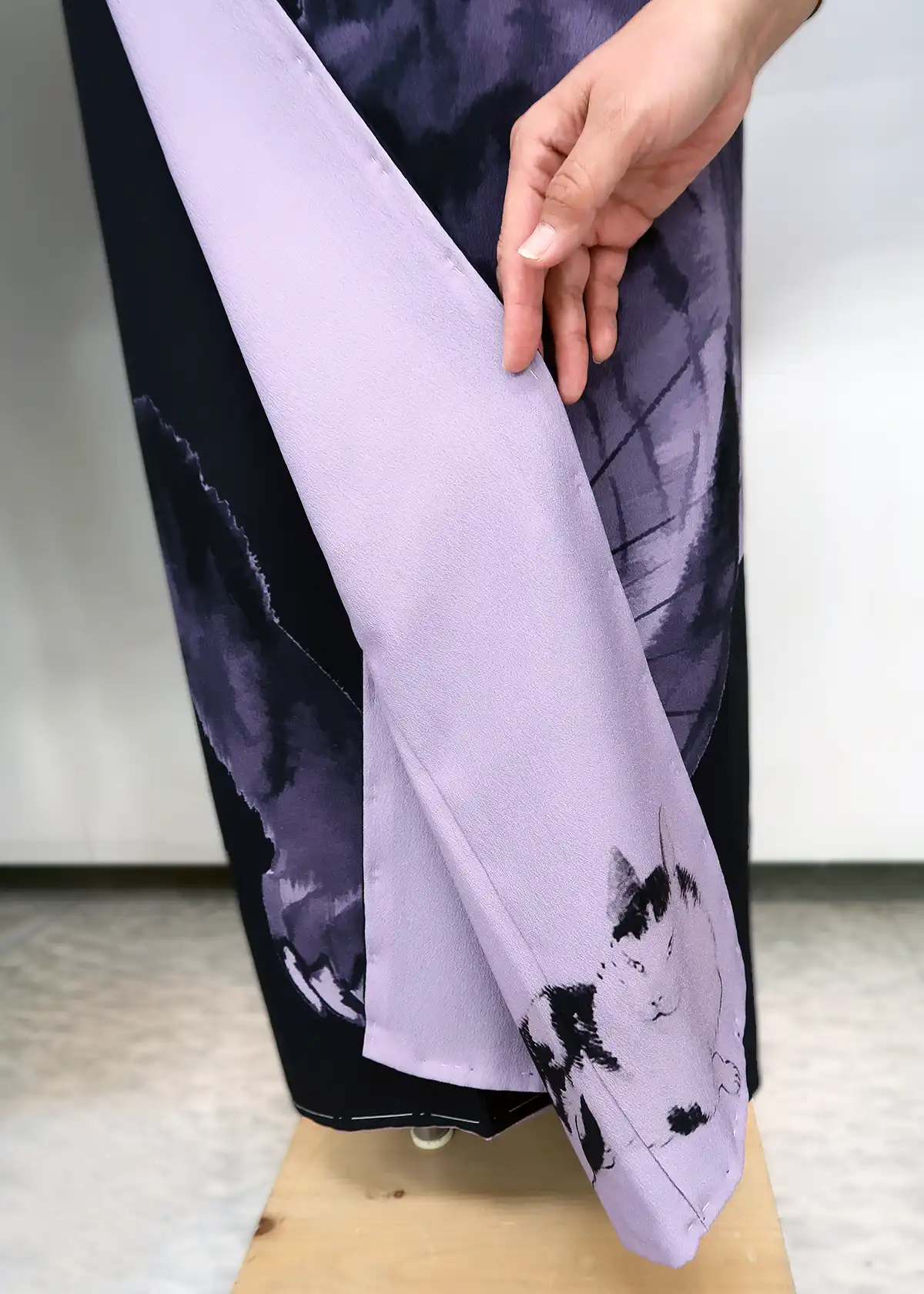 虎の着物の裏地に隠されたネコ柄の八掛